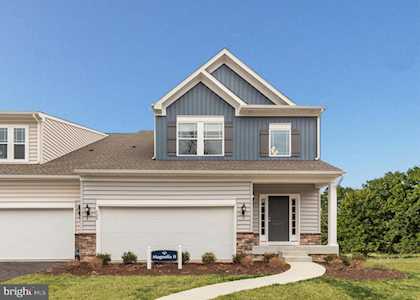 10 Arrowgrass Ln New Castle, DE 19720